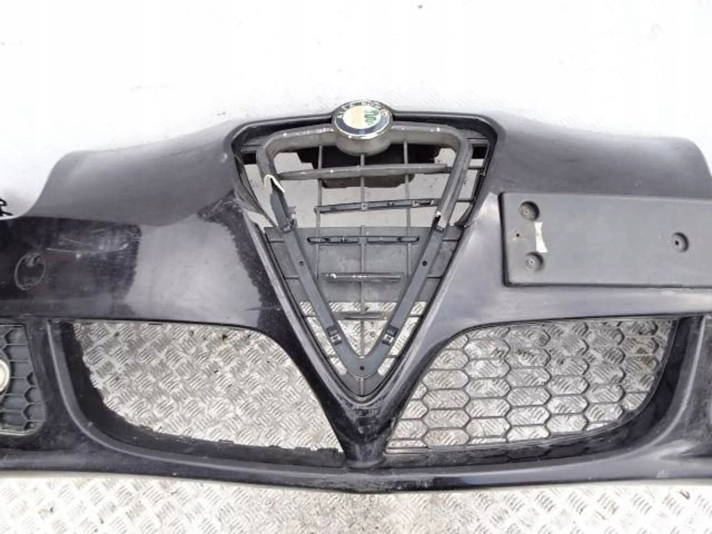 Бампер перед alfa romeo giulietta 805 Оригинал