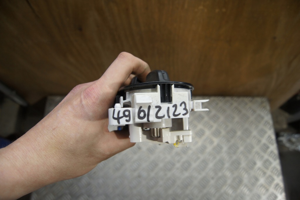 фото №6, Панель управление обдув dacia duster t1001639u