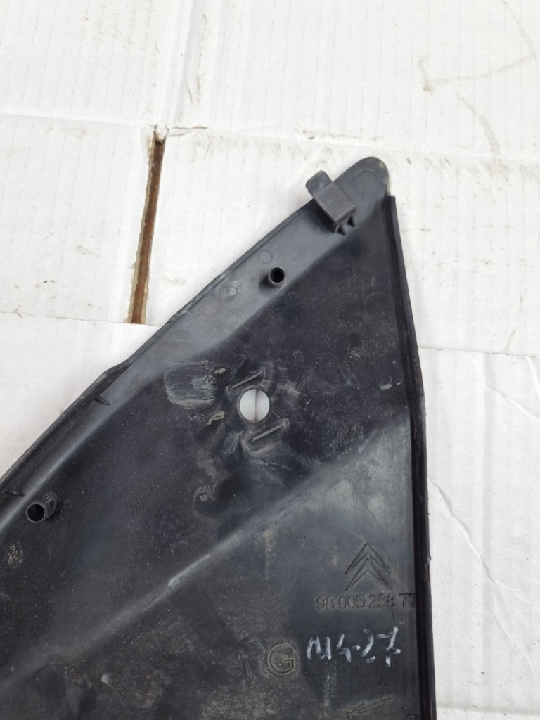 Купити Заглушка фари ліва citroen ds5 9800525877