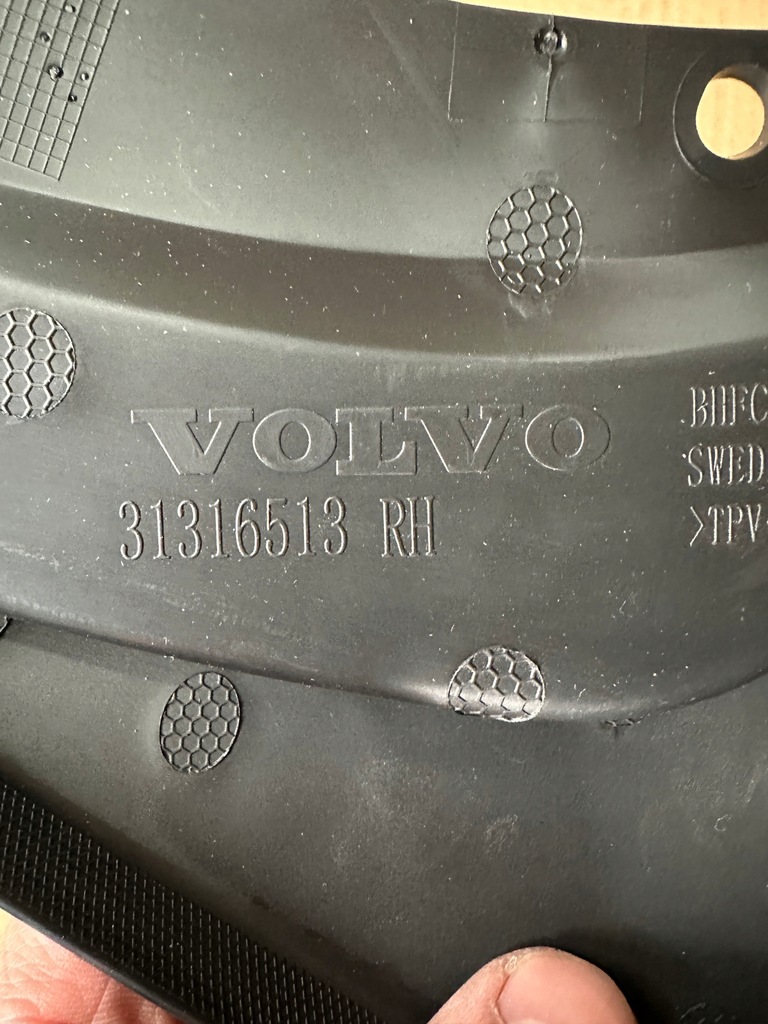 фото №6, Volvo v40 cc v40cc задні задній бризковики оригінал комплект 31316512