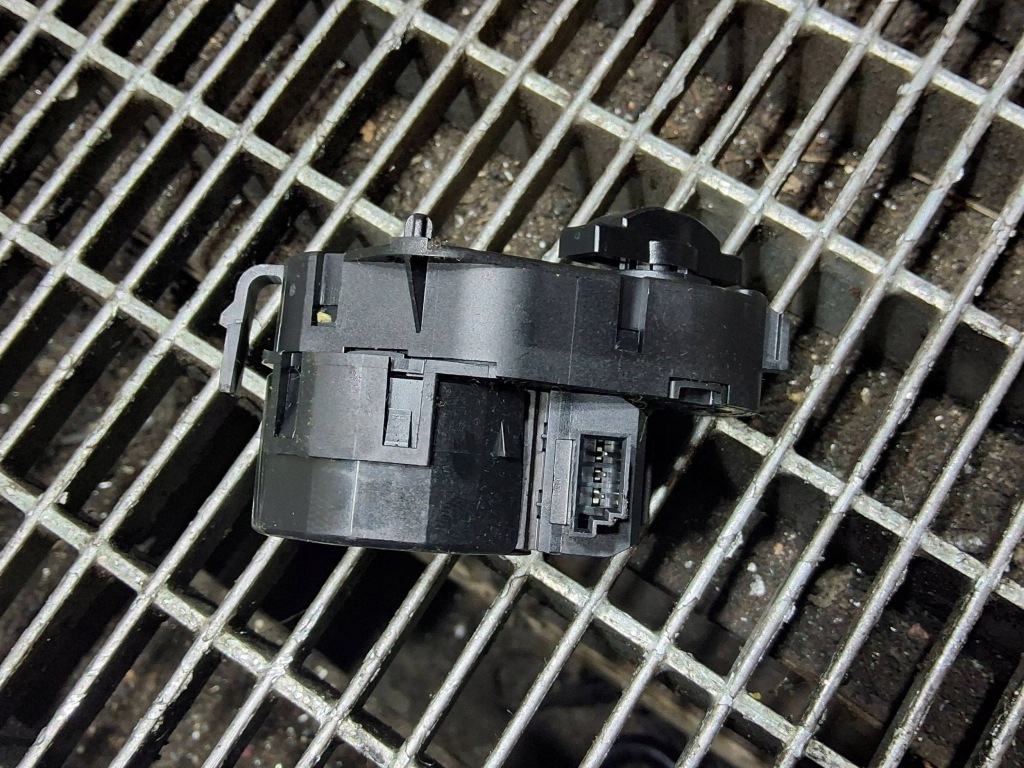 Моторчик кришка обдув land rover range rover l322 69354419 Оригінал