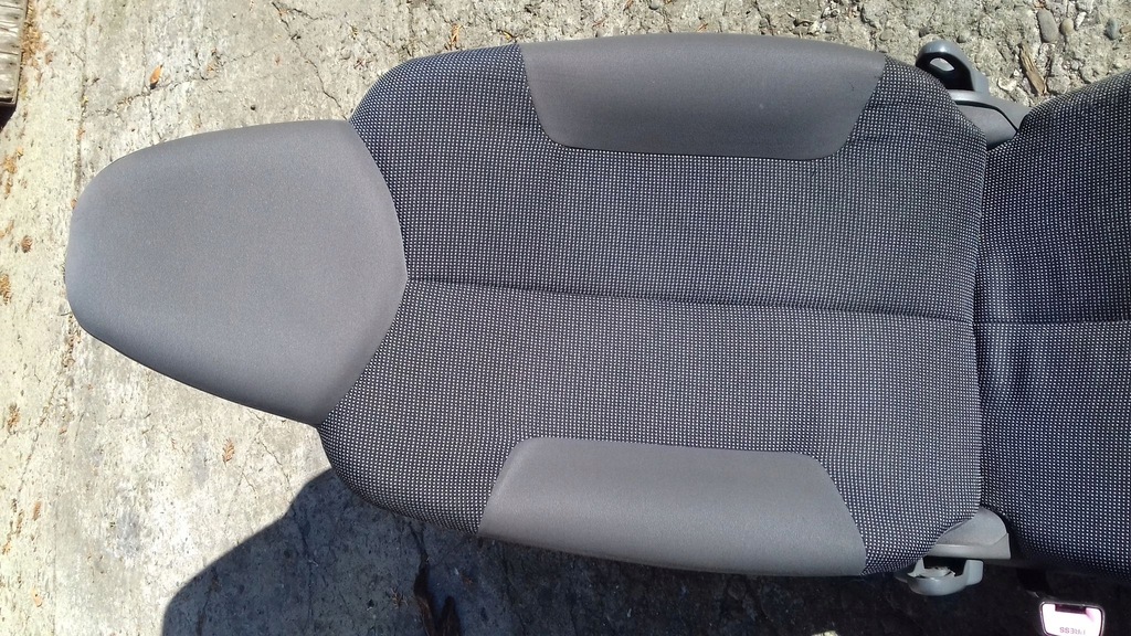 фото №6, Сиденье левый перед передний peugeot 107 3d 05-