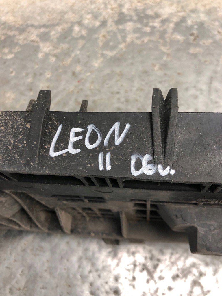 фото №5, Основание аккумулятор seat leon ii 1k0915333c