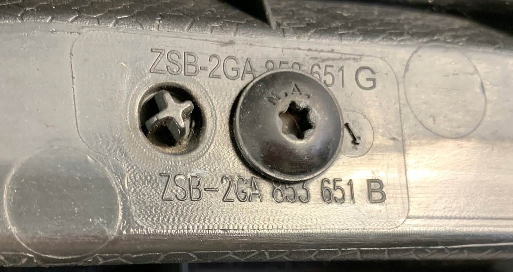 фото №12, Vw t-roc r-line значок решётка радиатора решётка радиатора 2ga853651g