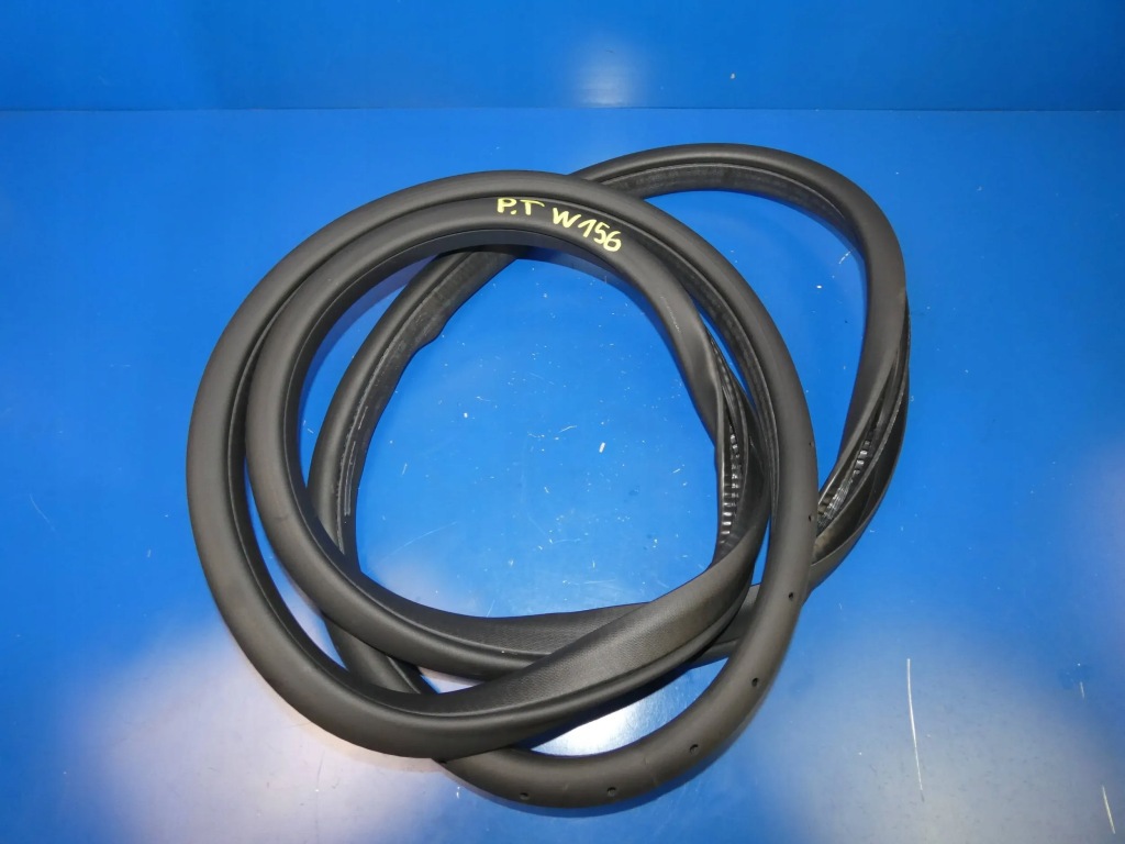 Купить Mercedes gla w156 прокладка дверь правый задний  кузовная