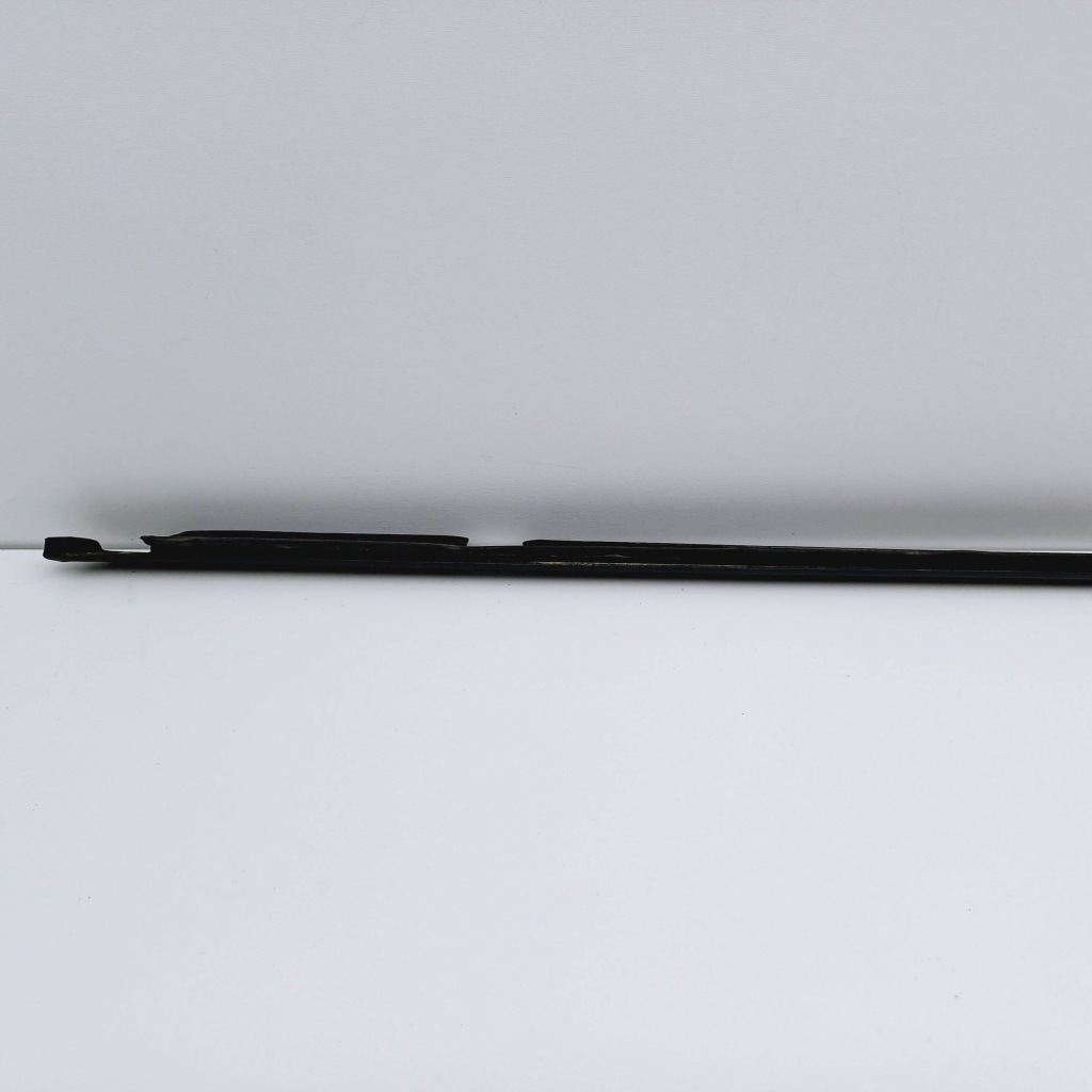 Молдинг уплотнитель правый перед opel astra f nr317 Недорого