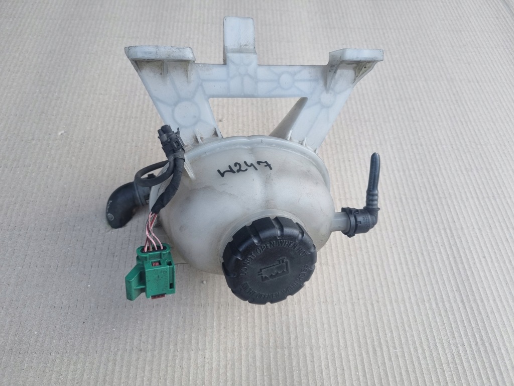 фото №1, Бак бачок розширювальний mercedes w177 w247 w118 a2475000149