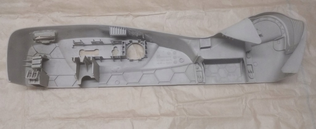 Корпус пластик сиденье 13325199 opel insignia a в Украине