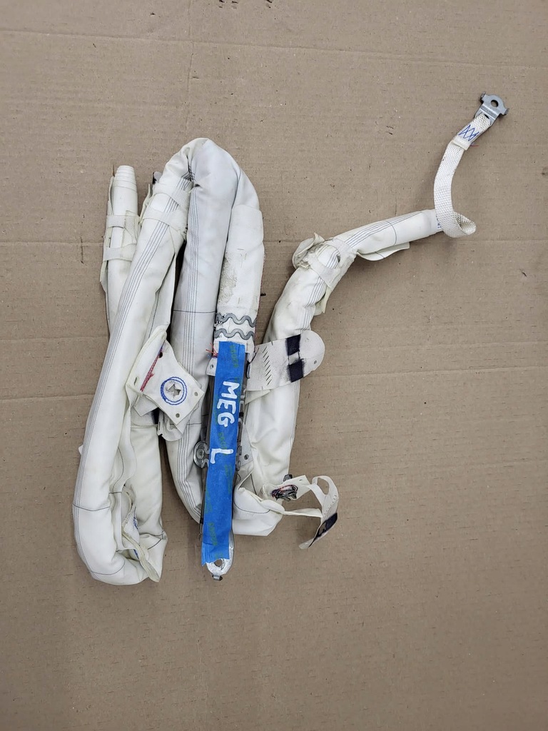 фото №1, Шторка безопасности левая renault megane iv kombi 985p17083r