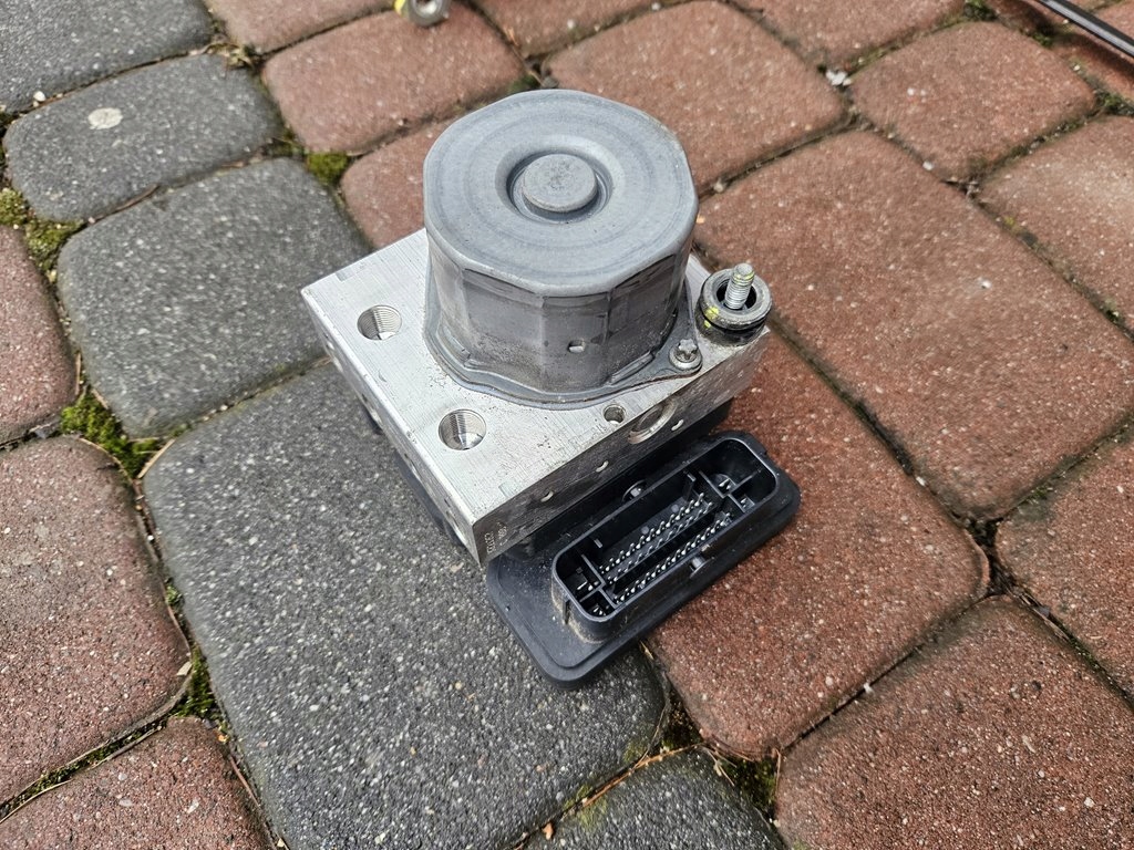 Купити Насос abs гальмівна європа opel adam 13436725 amf