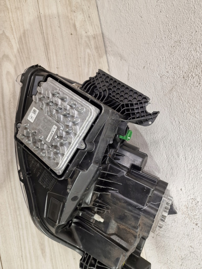 фото №10, Ferrari roma лампа права перед 904370