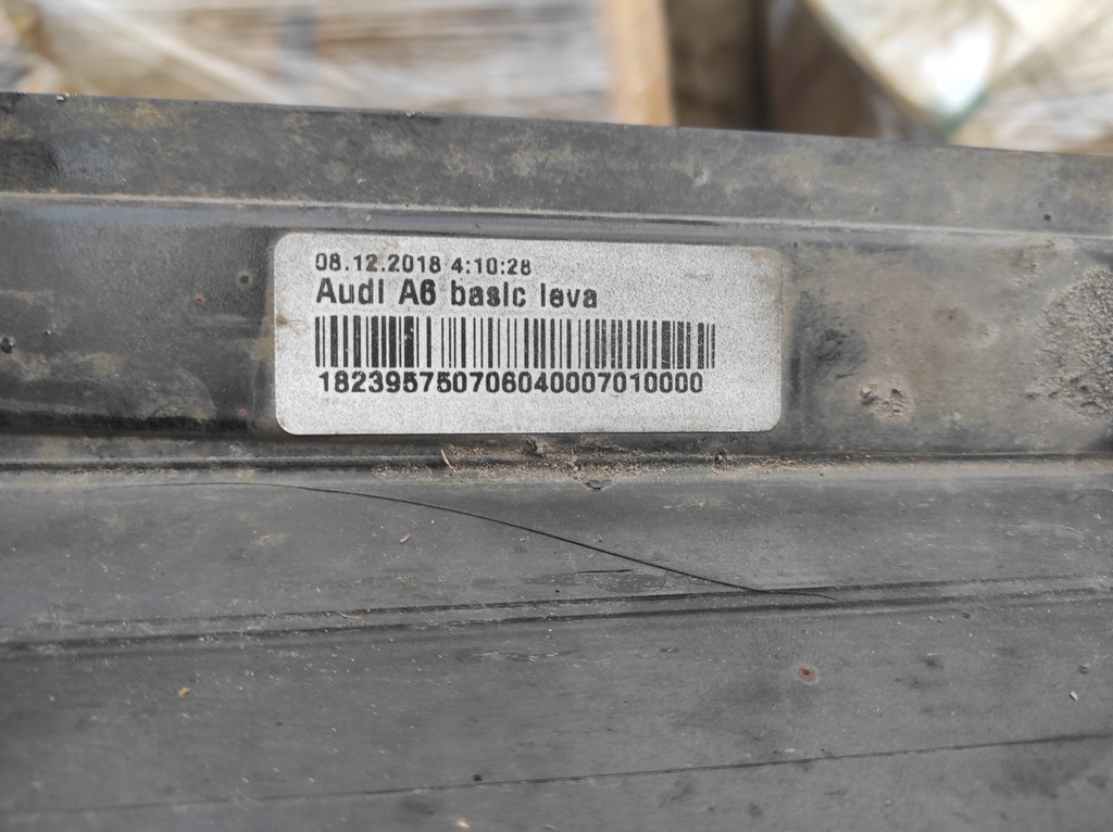 фото №10, Молдинг порог левая audi a6 c8 ly9b 8k0853855