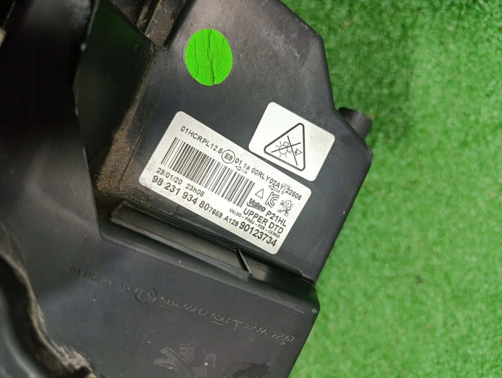 Peugeot 208 2008 2 2 19r- фара правый перед передняя full led с Разборки