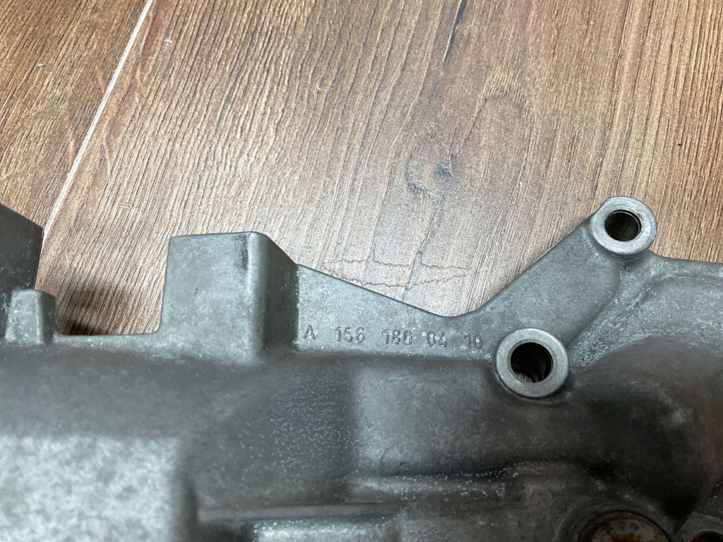 Корпус фільтра оливи mercedes-benz ml amg w164 6.3 amg a1561800410. в Україні