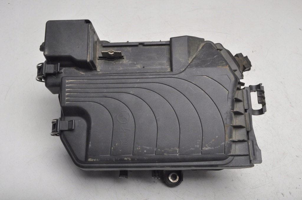 фото №1, Mercedes w117 2.2 коробка предохранителей