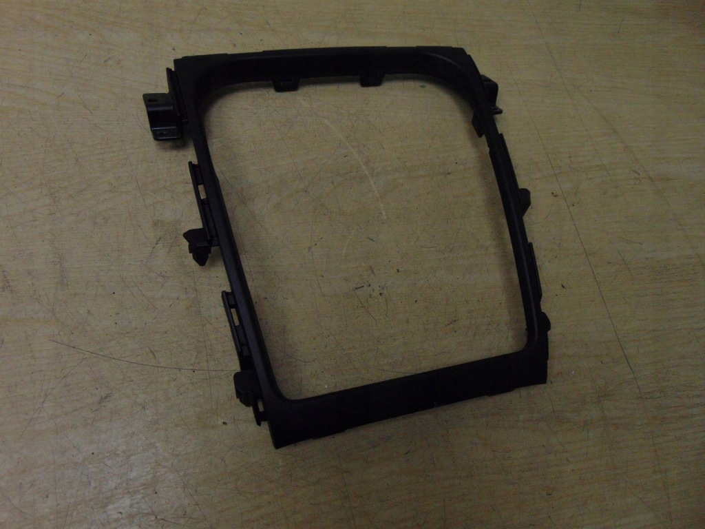 фото №1, Рамка середня консолі радіо suzuki sx4 73824-79j0