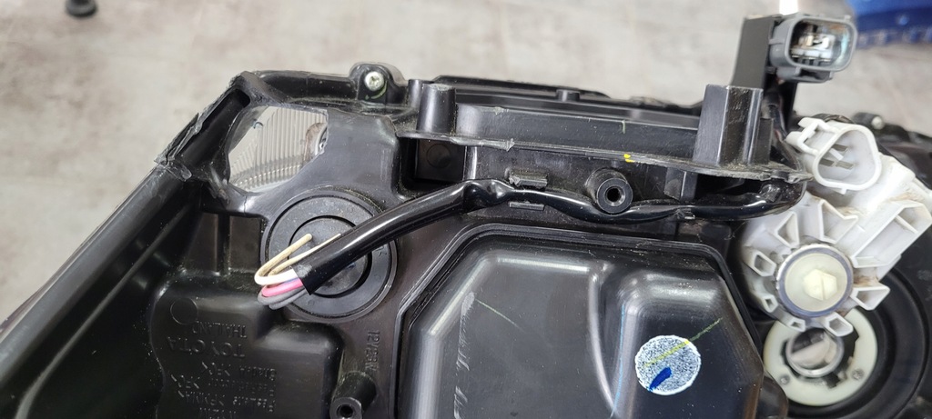 фото №9, Лампа перед права toyota hilux viii 16- led ксенон