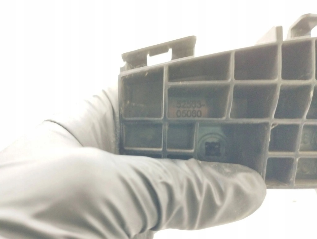 Toyota avensis t270 напрямна бампера заднього 2015 5256305060 Недорого