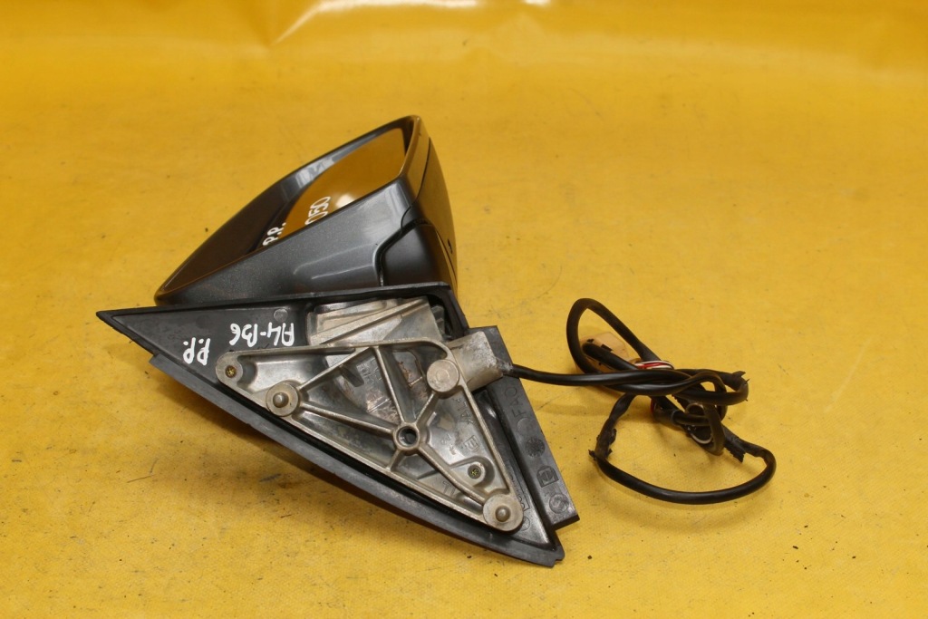 Дзеркало зовнішнє правий перед 5 pin a4 b6 Недорого