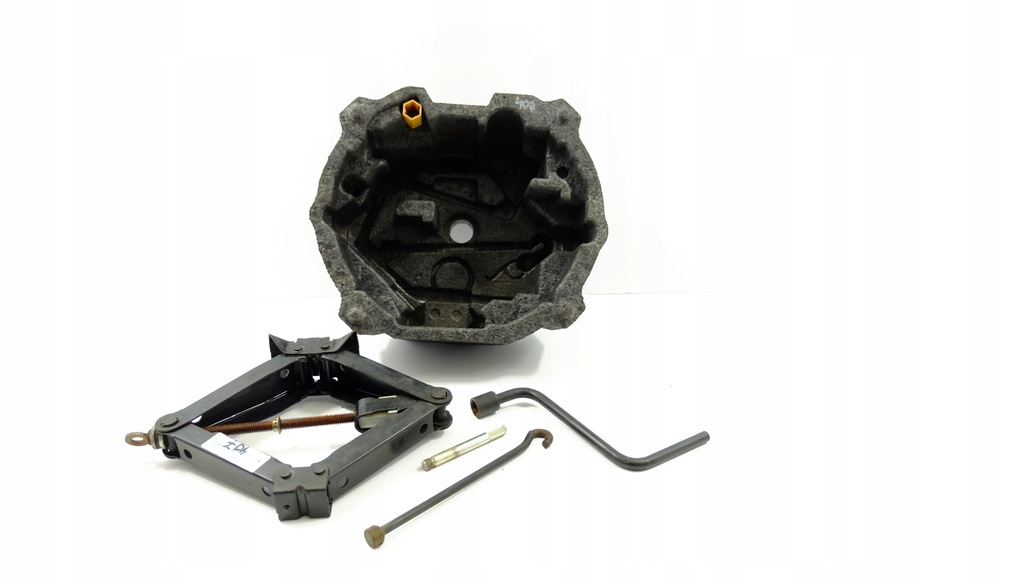 фото №1, Peugeot 407 набор ремонтный домкрат ключ