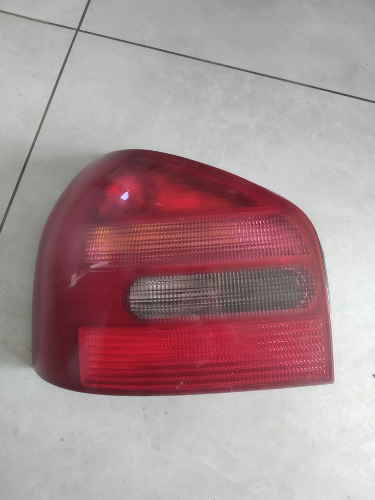 фото №1, Лампа левая задняя левый задняя audi a3 8l 3d