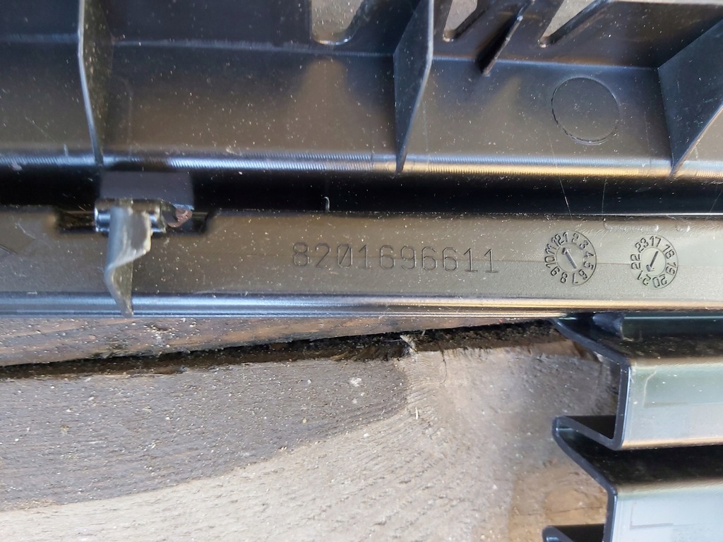 фото №7, Решётка средняя renault megane iv 8201696611