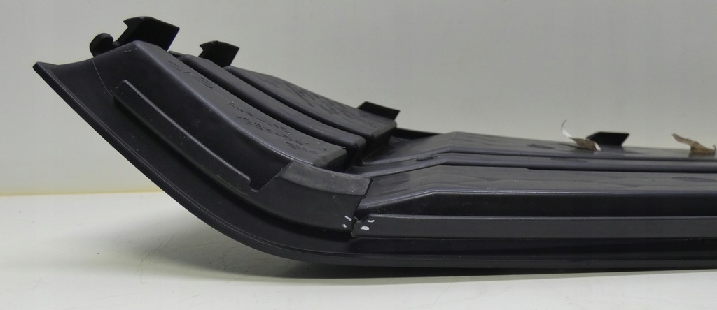 фото №5, Audi a4 b9 s-line 2015-2019 8w0807682f правая решётка бампера перед