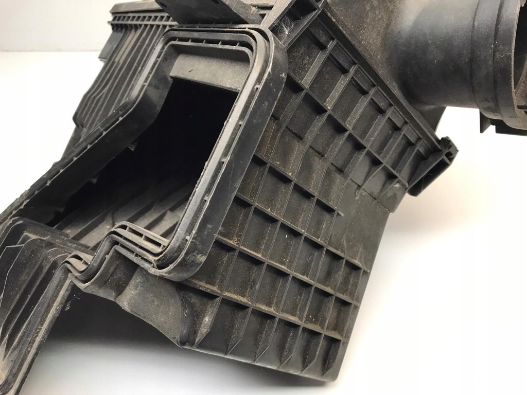 Купити Bmw 7 e65 e66 2004 корпус фільтра повітря b428