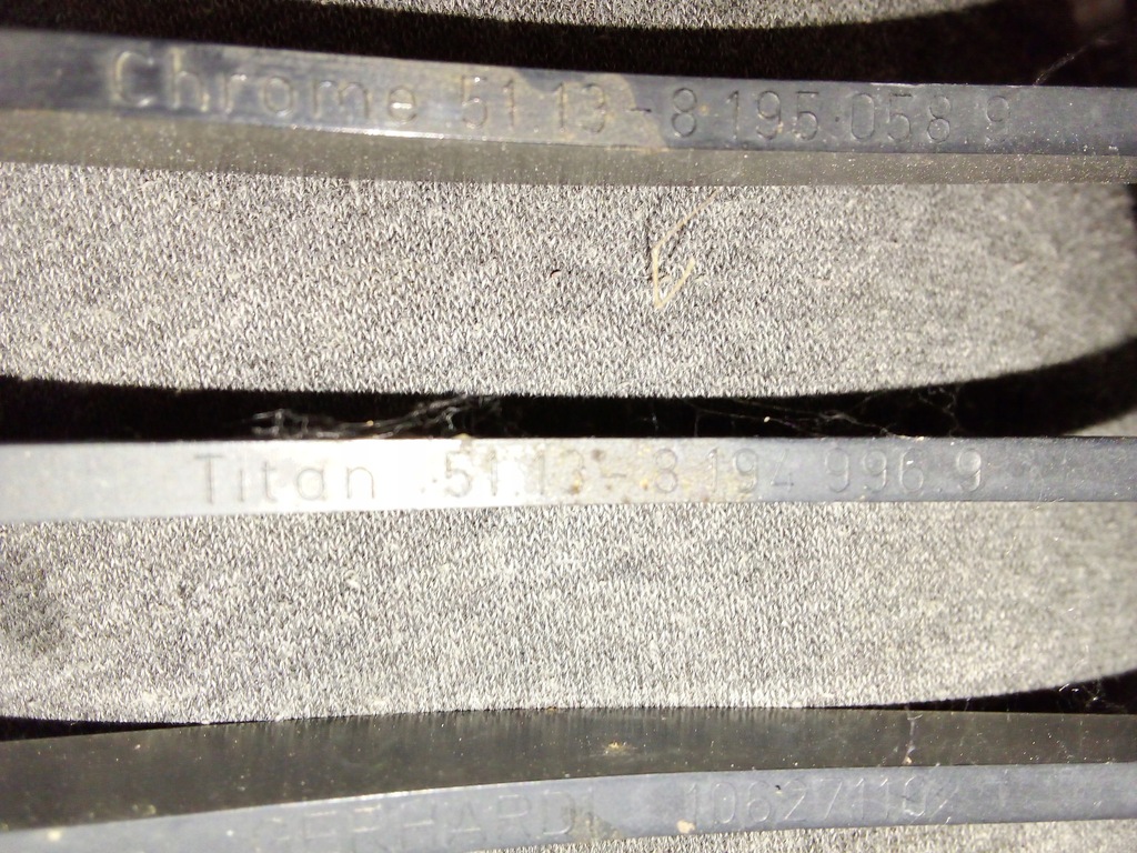 фото №10, Впуск воздуха решётка правый bmw 511381950589