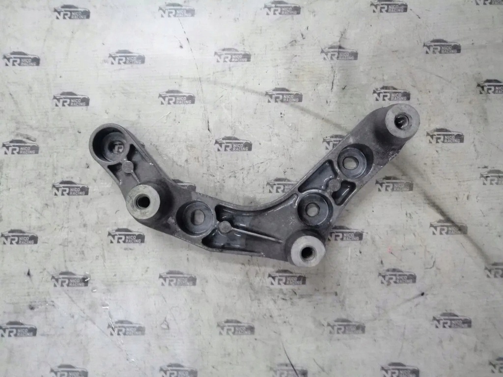 фото №1, Кронштейн двигателя mercedes w205 a6420140600