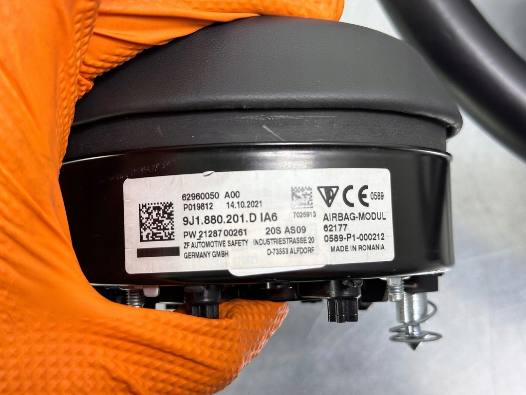 фото №12, Porsche taycan 9j1 2020 воздуховод 9j1880201d 9j1419091cm