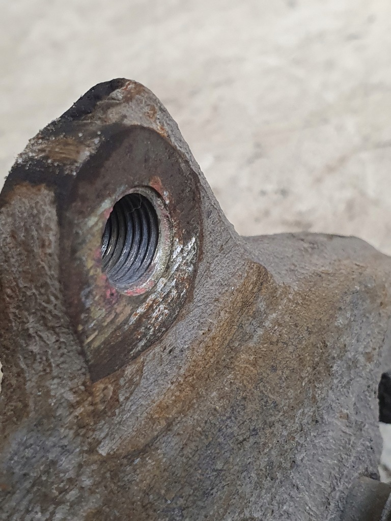 фото №10, Суппорт тормозной левый перед alfa romeo 147 1.9jtd 03r.