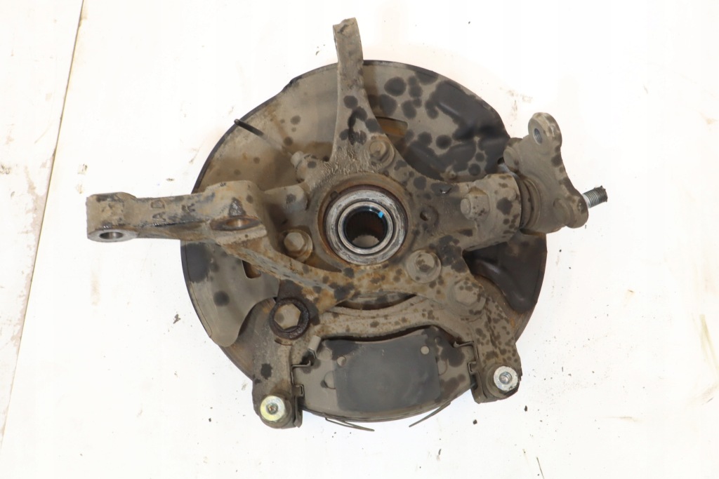 Поворотный кулак ступица правая  перед hyundai elantra vi в Украине