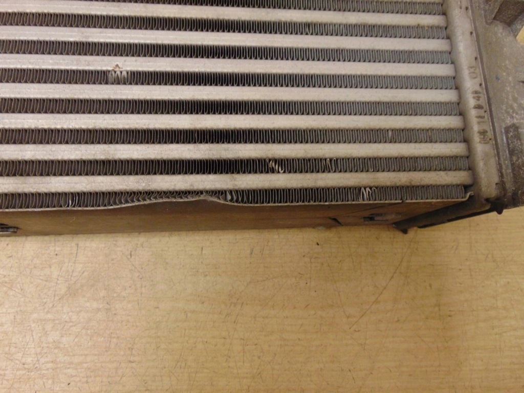 Радіатор інтеркулер audi a4 b9 3.0 tdi 8w0145805 Зі Шроту