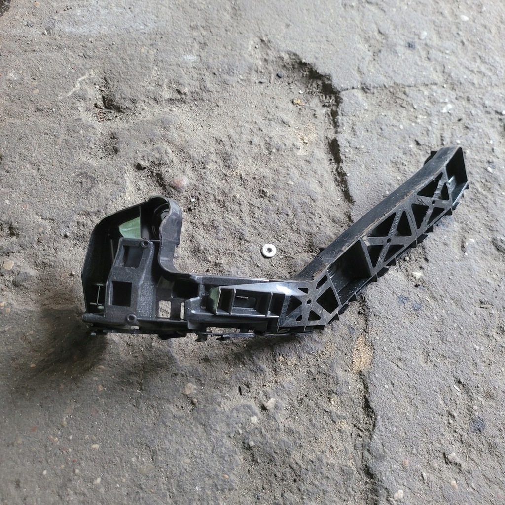 фото №1, Vw t-roc напрямна бампера задня лівий 2ga807393a