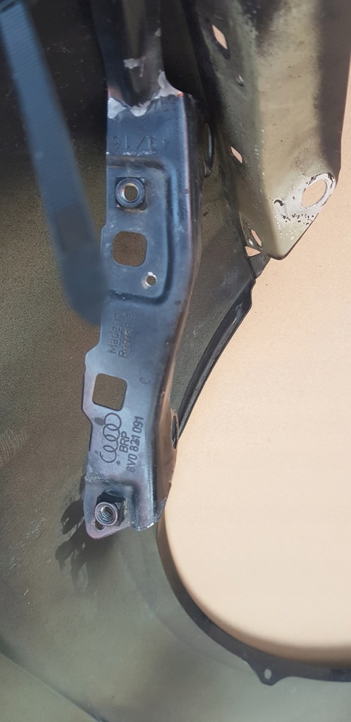 фото №9, Audi оригінальний номер 8v0821467e кронштейн крила передній l