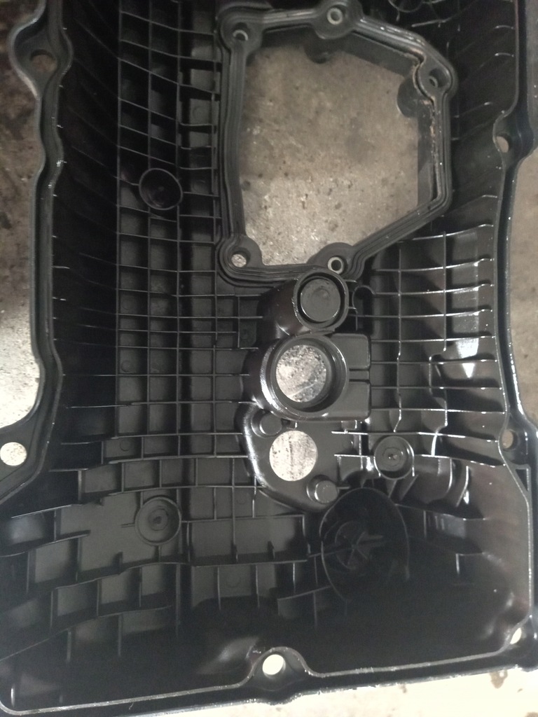 фото №11, Bmw оригинальный номер 7506728 99085100 крышка клапанов bmw e46