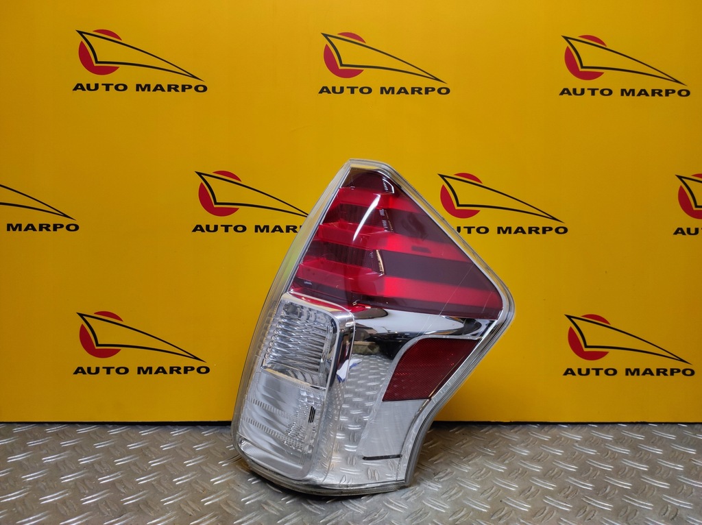 фото №1, Toyota prius plus 2015- лампа задняя правая usa