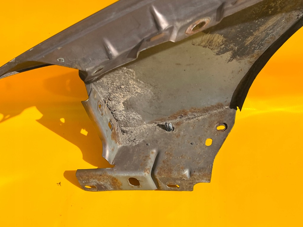 Крило правий перед chrysler 300m 1999-2004r . Ціна