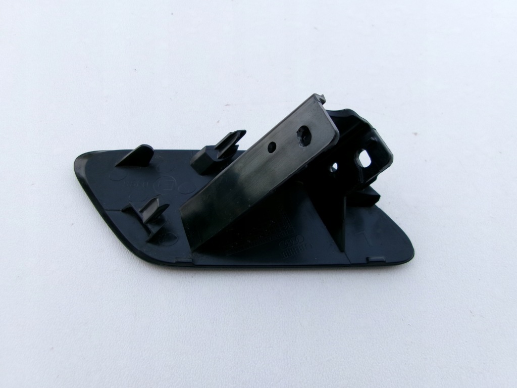 фото №2, Заглушка левая распылителя audi rs3 20-22