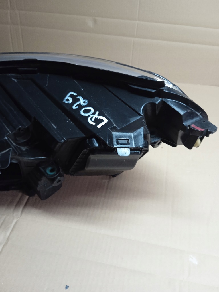 фото №13, Лампа права перед peugeot expert iii traveller 16-