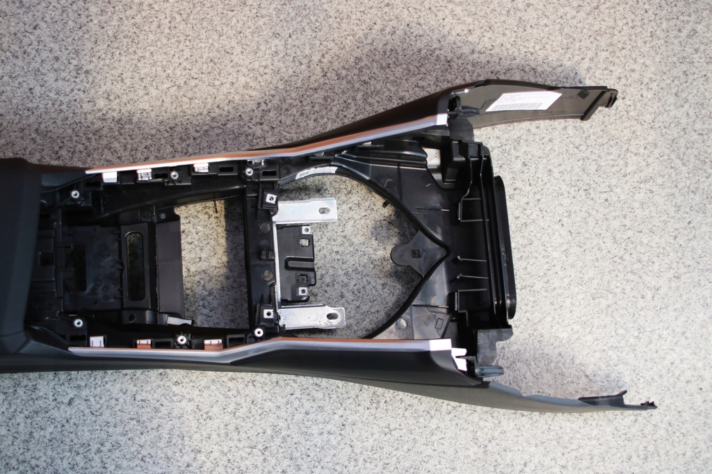 фото №9, Bmw g20 g21 - тунель середній підлокітник чорний