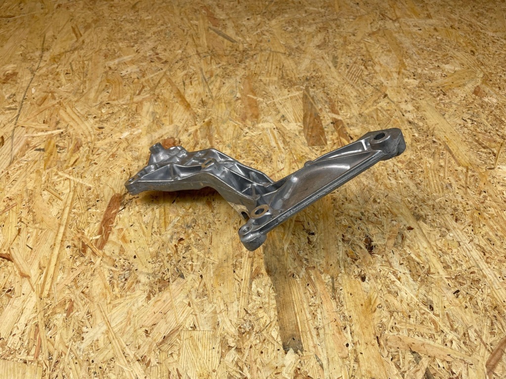 Кронштейн кронштейн кронштейн генератора mercedes w177 w247 w118 a2821508000 Зі Шроту