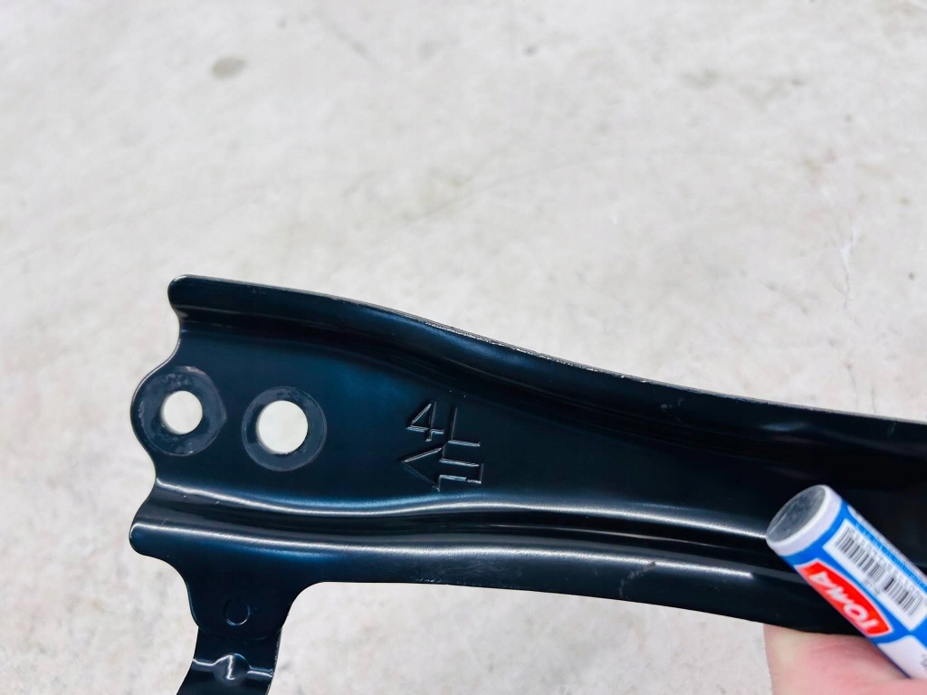 Corolla cross кронштейн кронштейн кронштейн кронштейн підрамник підрамник лівий ліва Недорого