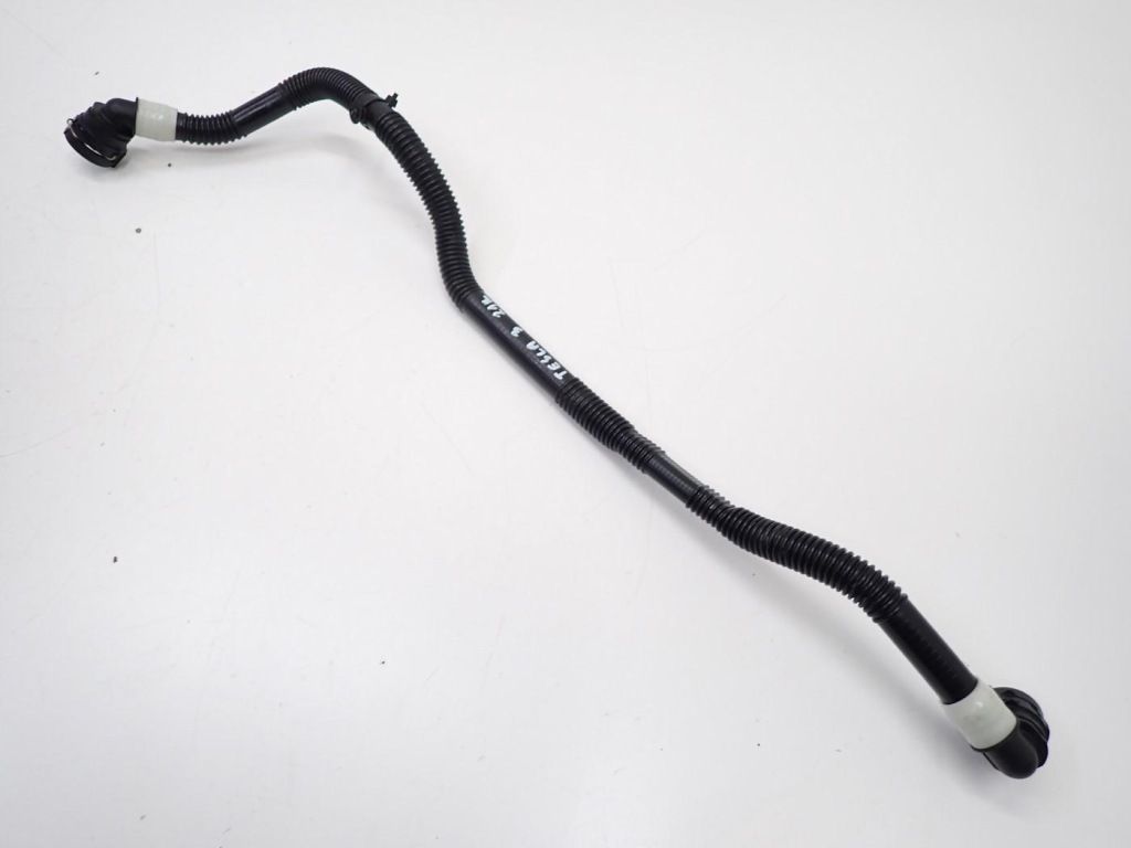 Купити Патрубок шланг трубка води 1631595-00-a tesla model 3 3d3 3d7 21r