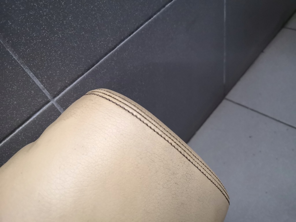 фото №8, Підголівник перед кремовий vw touareg 7l