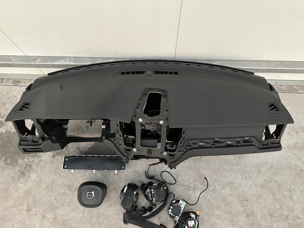 фото №5, Volvo xc60 ii консоль подушка безпеки ремені демонтаж