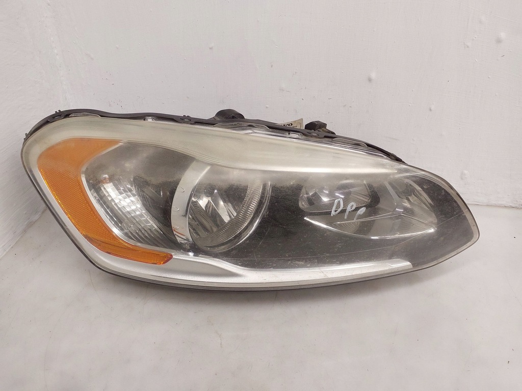 фото №1, Фара правая сторона volvo xc60 31358114