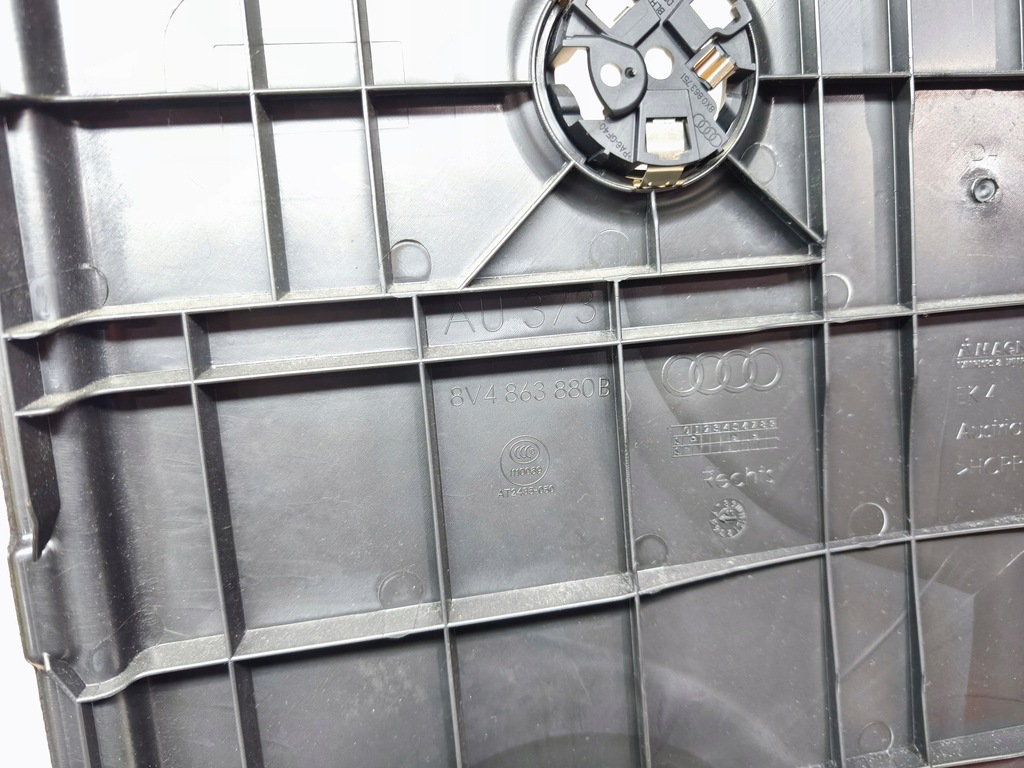 фото №6, Оббивка обшивка багажника правий audi a3 8v 8v4863880b