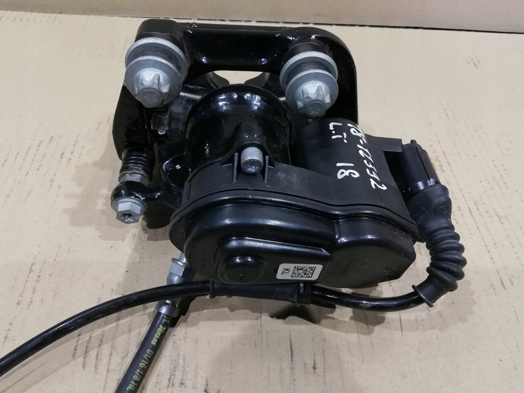 фото №6, Bmw i8 суппорт тормозной задняя левый правый чёрный 25km